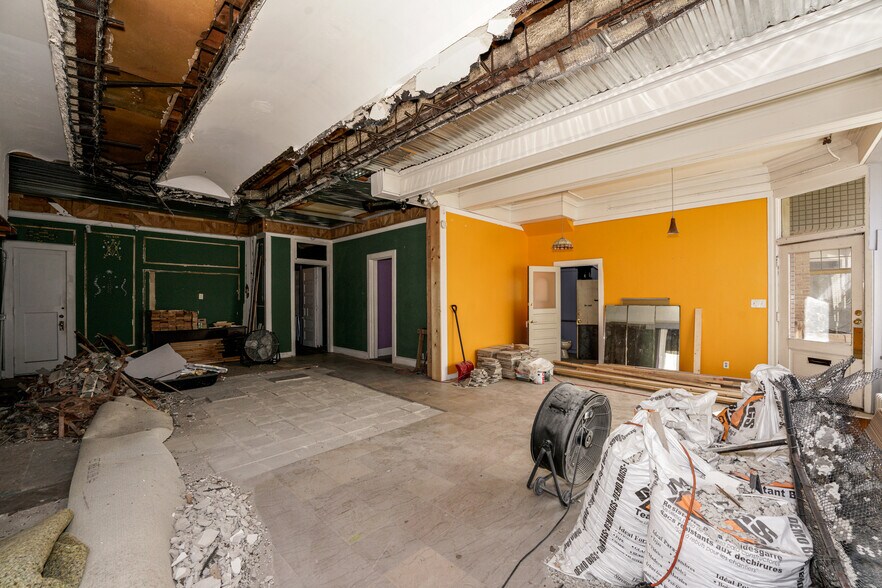 More Photos Of 2670-2678 N Holton St, Milwaukee Storefront Retail Residential For Sale