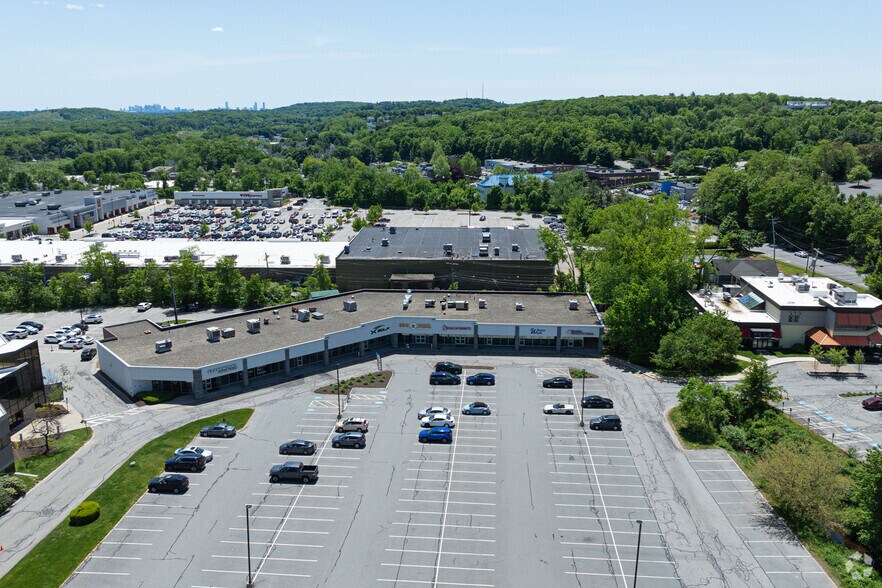 More Photos Of 10 Wall St, Burlington Unknown For Lease