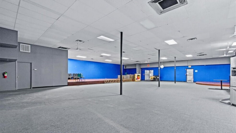 More Photos Of 420 E Ave C, Killeen Freestanding For Lease