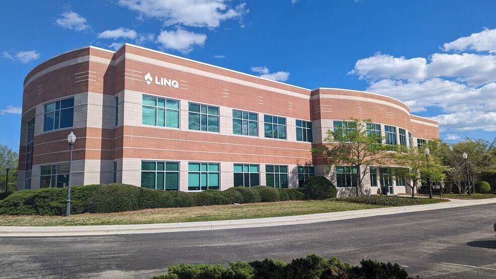 More Photos Of 2528 Independence Blvd, Wilmington Office For Lease