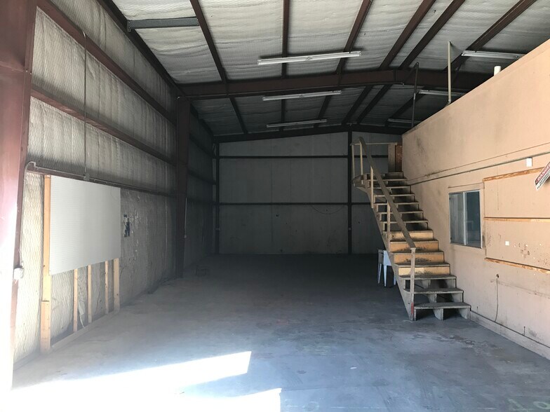 More Photos Of 4925 E Cesar Chavez St, Austin Flex For Lease