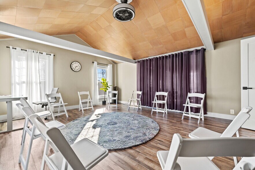 More Photos Of 2049 S Brentwood Blvd, Springfield Office For Sale