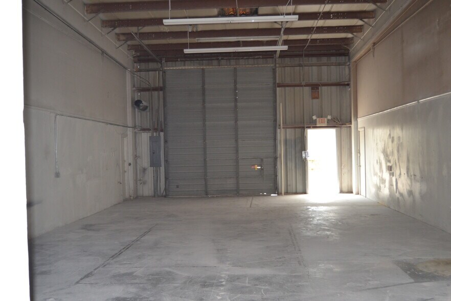 More Photos Of 1400 L and R Industrial Blvd, Tarpon Springs Unknown For Lease
