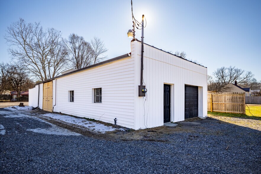More Photos Of 2336 Old Knoxville Pike, Maryville Light Manufacturing For Sale