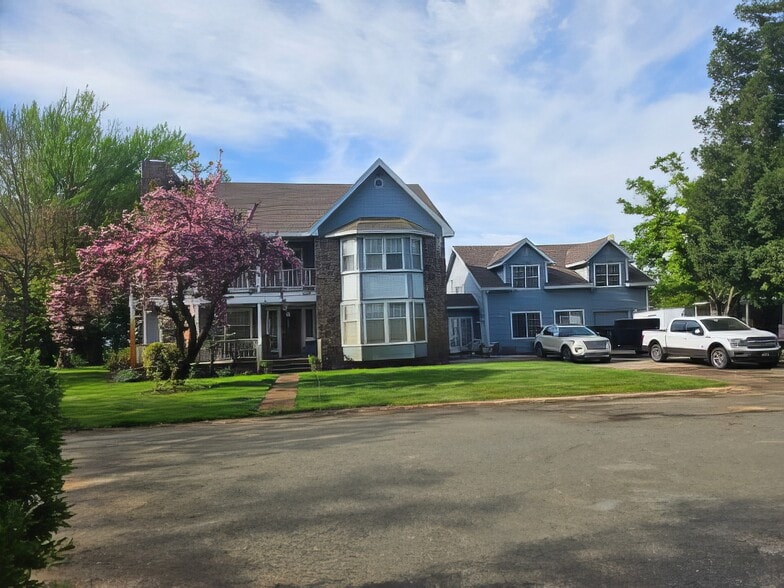 More Photos Of 10580 Dickson Rd, Plymouth Winery Vineyard For Sale