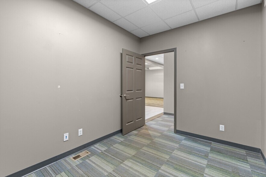 More Photos Of 1450 E Ridge Rd, Rochester Freestanding For Sale