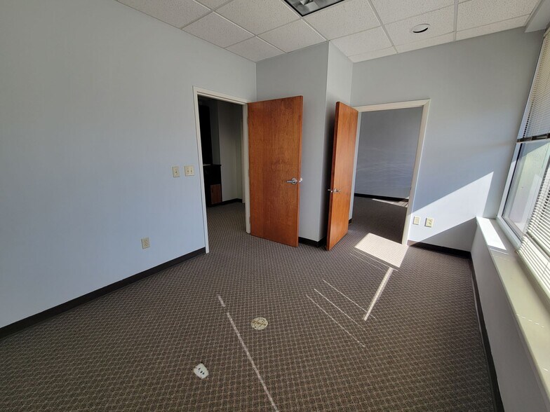 More Photos Of 784 Prince Ave, Athens Medical For Sale