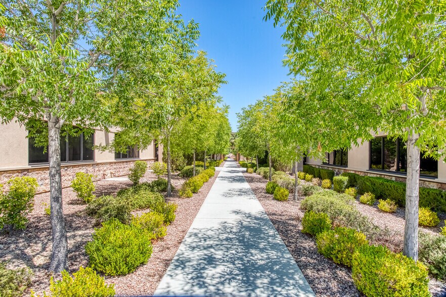 More Photos Of 1587 E Windmill Ln, Las Vegas Office For Sale