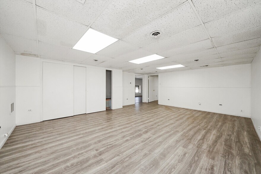 More Photos Of 4135 W 123rd St, Alsip Warehouse For Lease