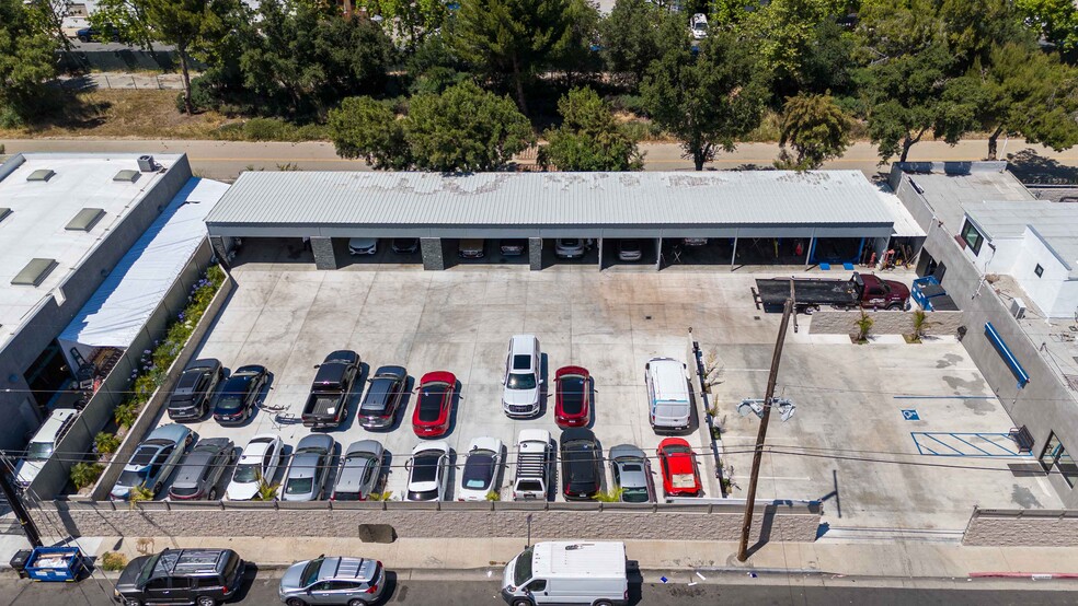 More Photos Of 14723 Aetna St, Van Nuys Auto Repair For Sale