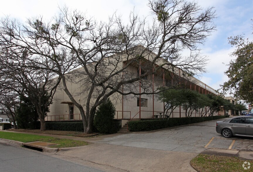 More Photos Of 6162 E Mockingbird Ln, Dallas Medical For Lease