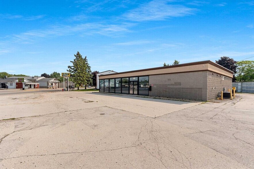 More Photos Of 107 Main St, Luxemburg Convenience Store For Sale