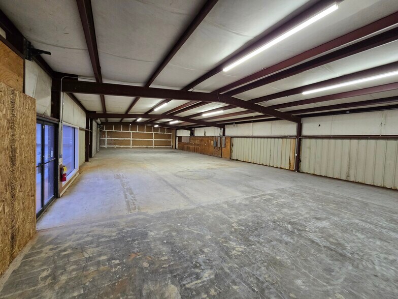 More Photos Of 430-436 Columbia Dr, Carrollton Unknown For Lease