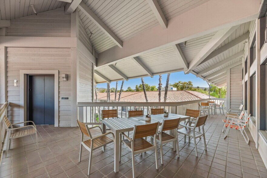 More Photos Of 850 Hampshire Rd, Westlake Village Office For Lease