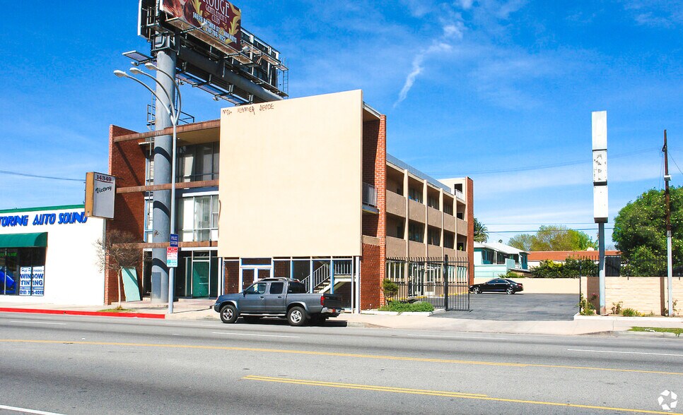 Primary Photo Of 14349 Victory Blvd, Van Nuys Coworking Space
