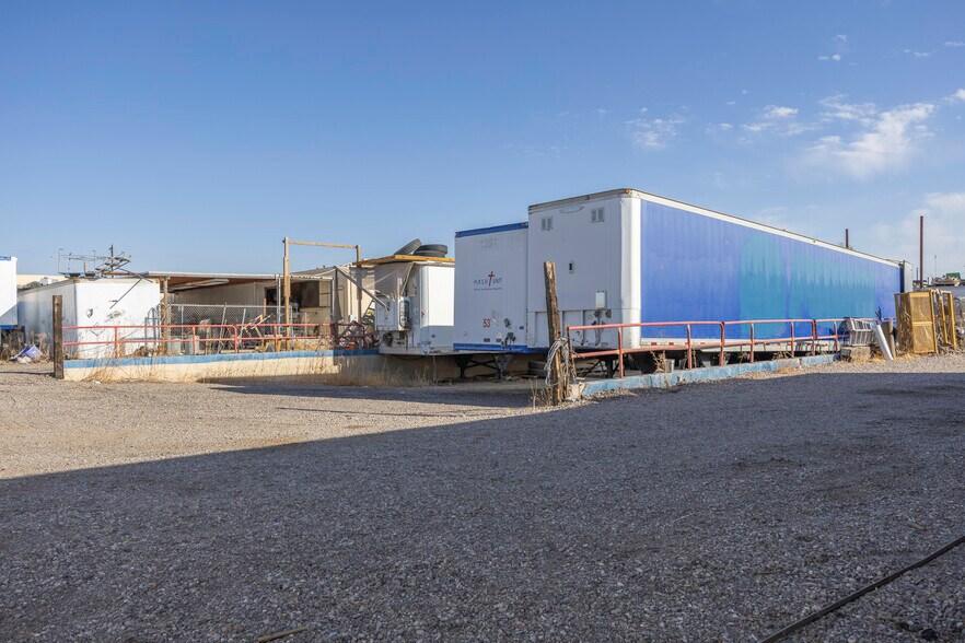 More Photos Of 655 W Cottonwood Ln, Casa Grande Showroom For Sale