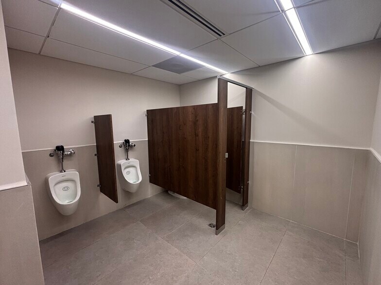 More Photos Of 2300 W Sample Rd, Pompano Beach Medical For Lease