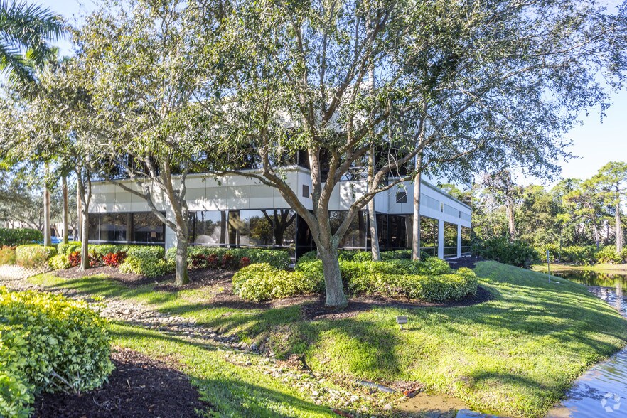 More Photos Of 27299 Riverview Center Blvd, Bonita Springs Office For Lease