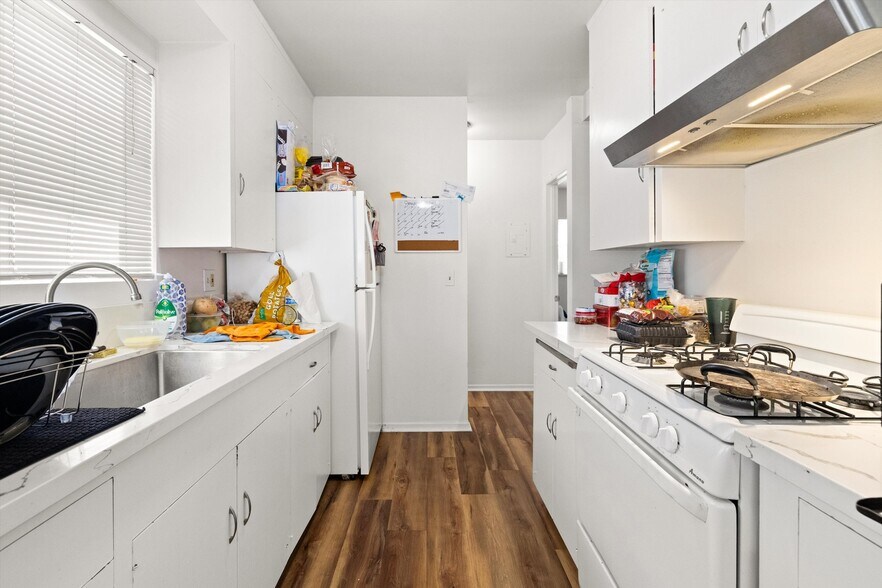 More Photos Of 1924 San Pascual St, Santa Barbara Apartments For Sale