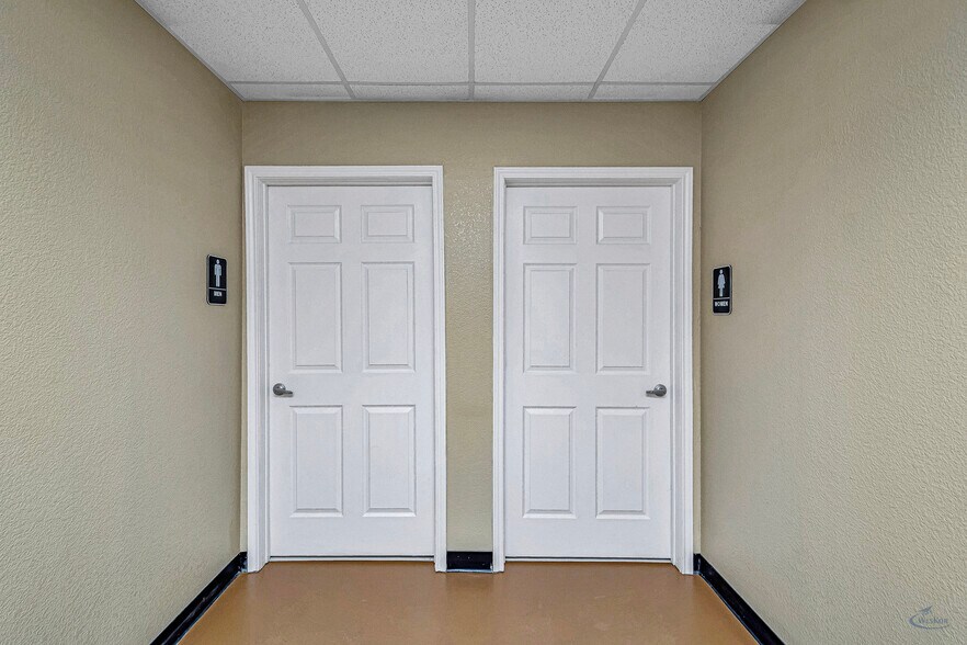 More Photos Of 1010 S Meadow Ave, Odessa Warehouse For Sale