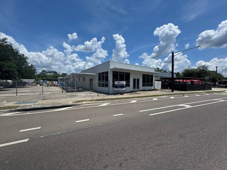 Primary Photo Of 224 NW 8th Ave, Gainesville Freestanding For Lease