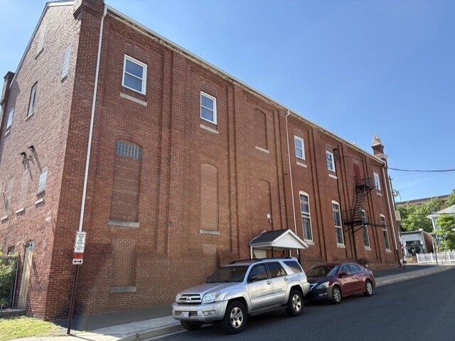 More Photos Of 4207 Gallatin St, Hyattsville Office For Lease