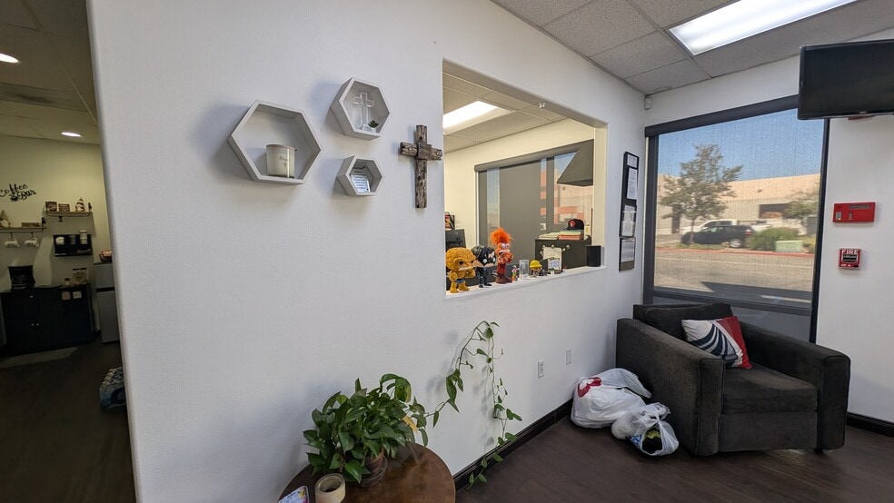 More Photos Of 6638 Doolittle Ave, Riverside Warehouse For Sale