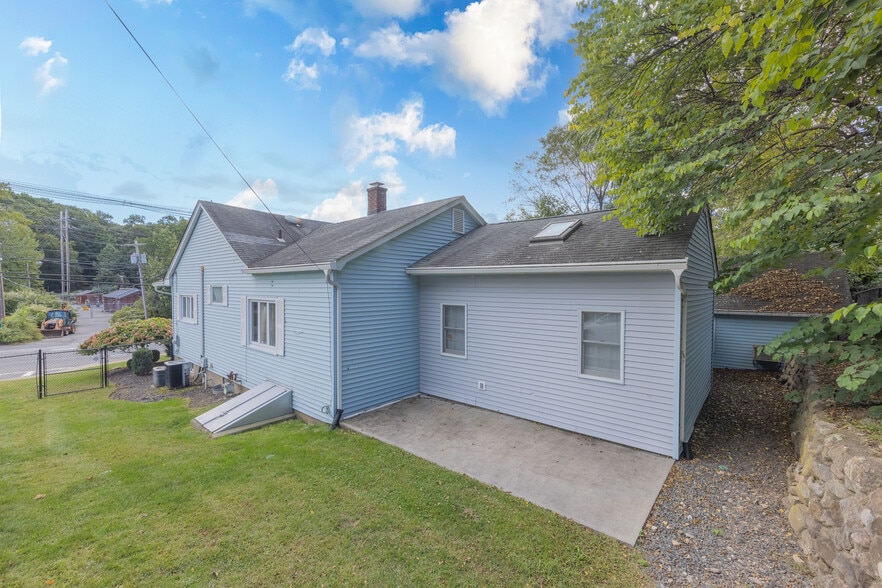 More Photos Of 189 S Pearl St, Pearl River Medical For Sale