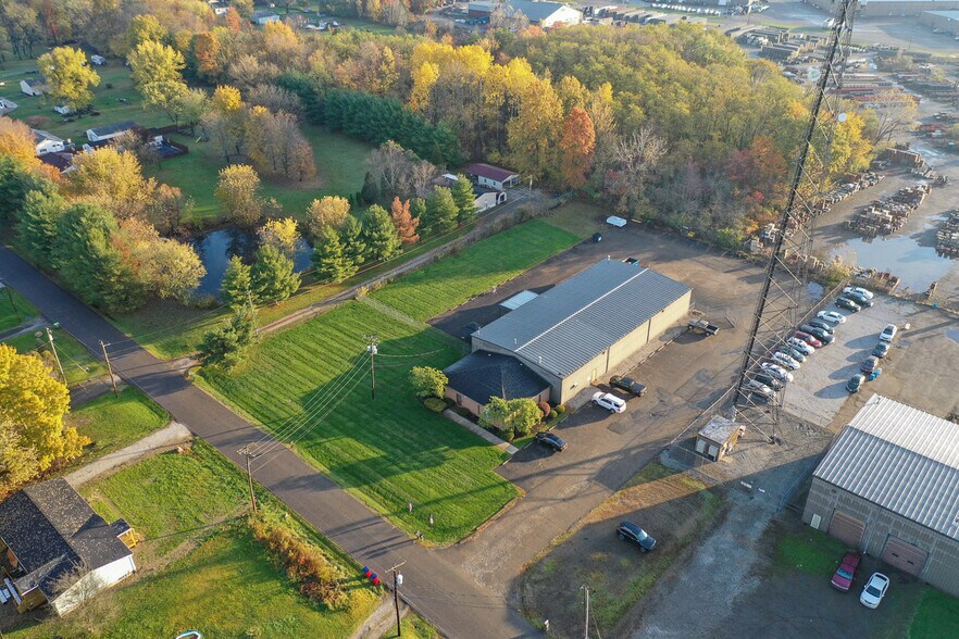 More Photos Of 3822 Victory Ave, Louisville Warehouse For Lease