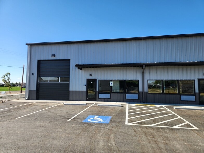 More Photos Of 74 N Happy Valley Rd, Nampa Warehouse For Lease
