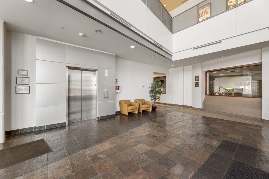 More Photos Of 6400 N Belt Line Rd, Irving Office For Sale