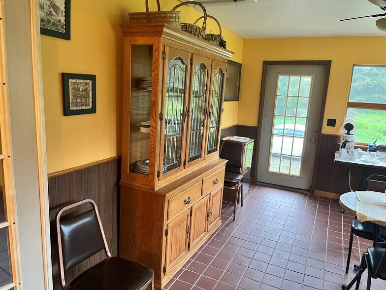 More Photos Of 1267 Elk Grove Rd, Benton Restaurant For Sale