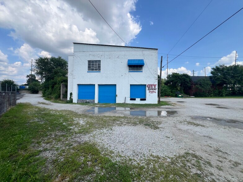 More Photos Of 1150 S White River Pky W Dr, Indianapolis Flex For Sale