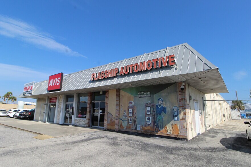 More Photos Of 1255 41 Byp, Venice Warehouse For Sale