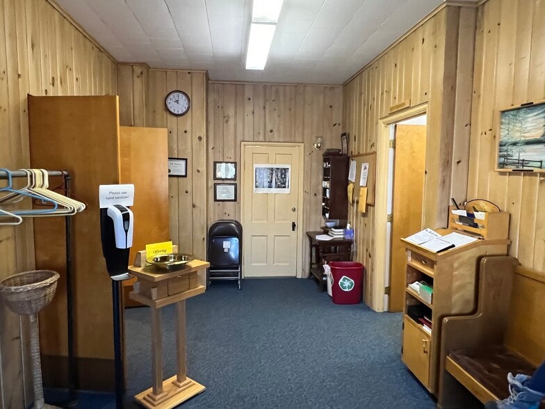 More Photos Of 321 W John St, Newberry Religious Facility For Sale