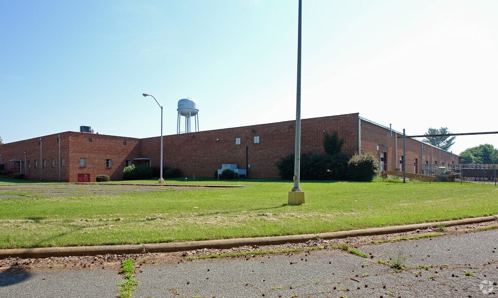 More Photos Of 1000 E Butler Ave, Liberty Manufacturing For Sale