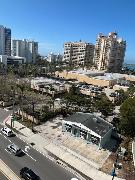 More Photos Of 211 Tamiami Trl, Sarasota Freestanding For Lease