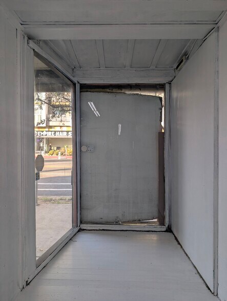 More Photos Of 5556-5566 Hollywood Blvd, Los Angeles Storefront Retail Residential For Lease