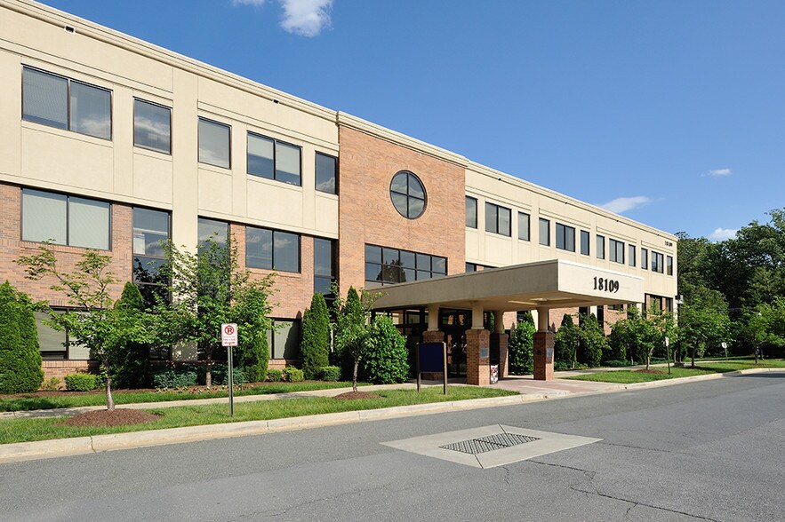 More Photos Of 18111 Prince Philip Dr, Olney Medical For Lease