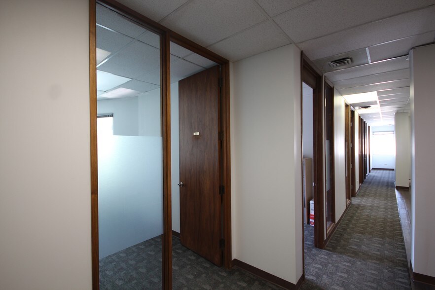 More Photos Of 10235 124th St, Edmonton Medical For Lease