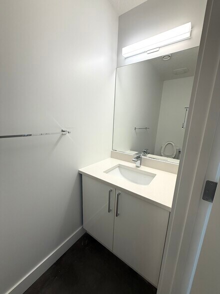 More Photos Of 613 3rd Ave NE, Calgary Apartments For Sale