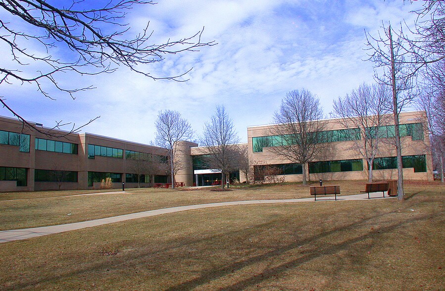 More Photos Of 252 Chapman Rd, Newark Office For Lease