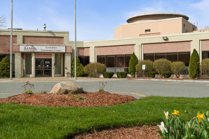 More Photos Of 890 East St, Tewksbury Light Manufacturing For Lease