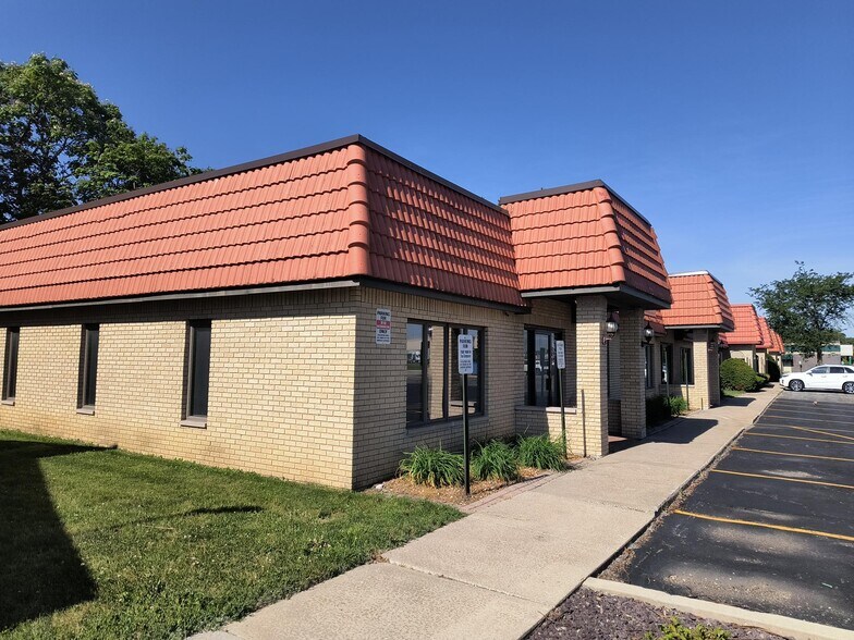 More Photos Of 910 Richard Rd, Dyer Office For Lease