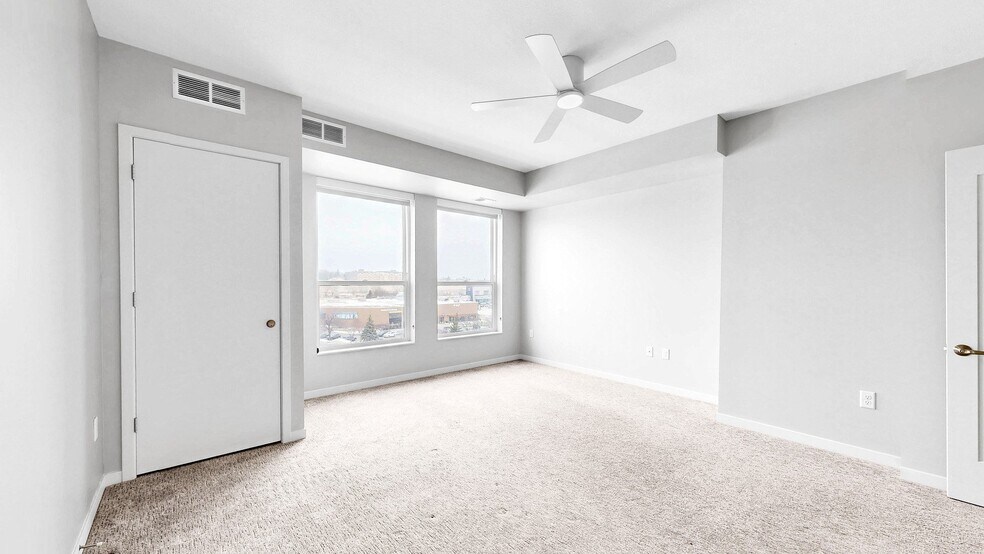 More Photos Of 1700 Plymouth Rd, Minnetonka Apartments For Lease