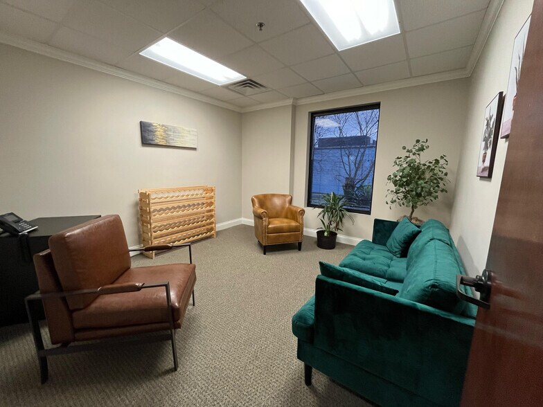 More Photos Of 7112 Crossroads Blvd, Brentwood Office For Lease