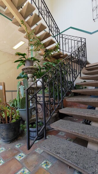 More Photos Of 257 Castro St, Mountain View Office For Lease