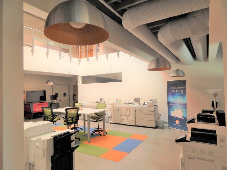 More Photos Of 4863 Shawline St, San Diego Light Distribution For Lease