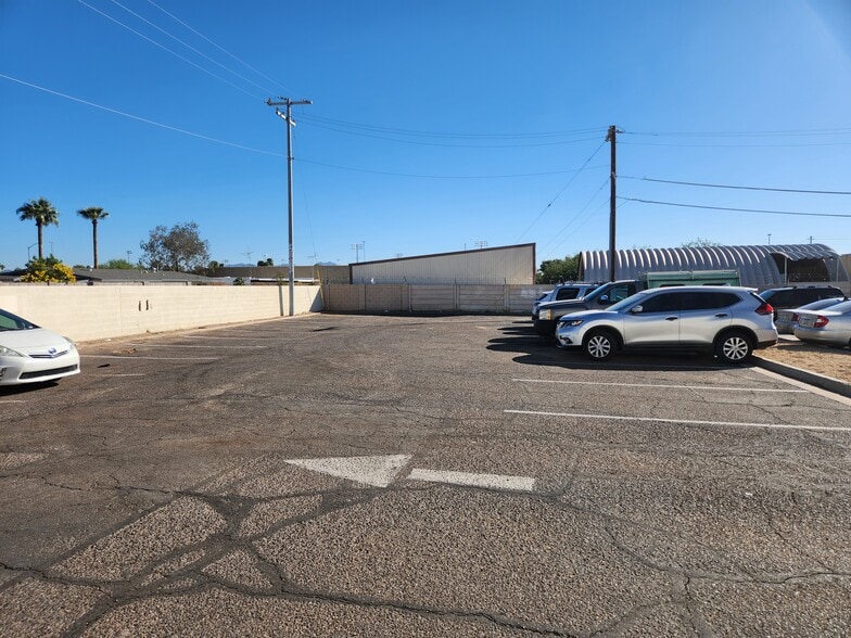 More Photos Of 3216 E Cactus Rd, Phoenix Freestanding For Sale