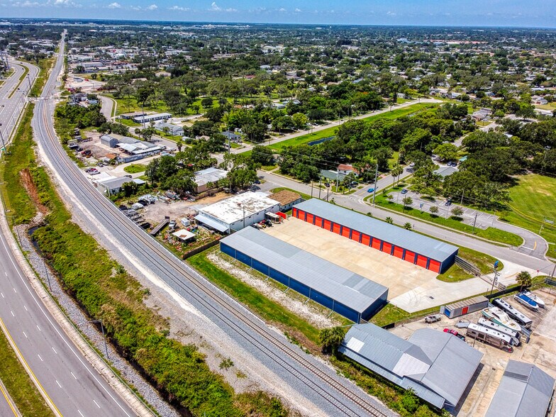 Primary Photo Of 2225 Avocado Ave, Melbourne Light Distribution For Lease